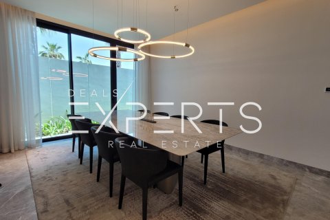 Vilë në Saadiyat Island, Abu Dhabi, Emiratet e Bashkuara Arabe 6 dhoma gjumi, 591.4 m2. № 569041 - Foto 11