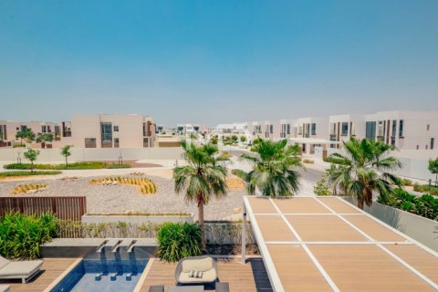 Vilë në Abu Dhabi, Emiratet e Bashkuara Arabe 5 dhoma gjumi, 1199.9 m2. № 551931 - Foto 1