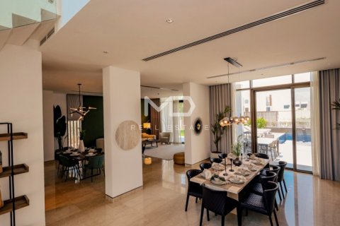 Vilë në Abu Dhabi, Emiratet e Bashkuara Arabe 5 dhoma gjumi, 1199.9 m2. № 551931 - Foto 28