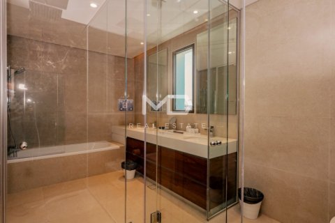 Vilë në Abu Dhabi, Emiratet e Bashkuara Arabe 5 dhoma gjumi, 1199.9 m2. № 551931 - Foto 26