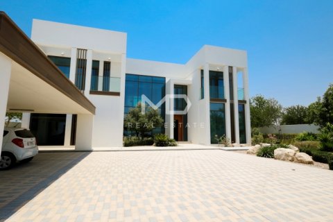 Vilë në Abu Dhabi, Emiratet e Bashkuara Arabe 5 dhoma gjumi, 1199.9 m2. № 551931 - Foto 39