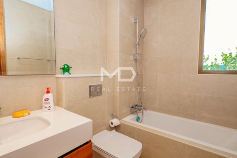 Vilë në Abu Dhabi, Emiratet e Bashkuara Arabe 5 dhoma gjumi, 1199.9 m2. № 551931 - Foto 37