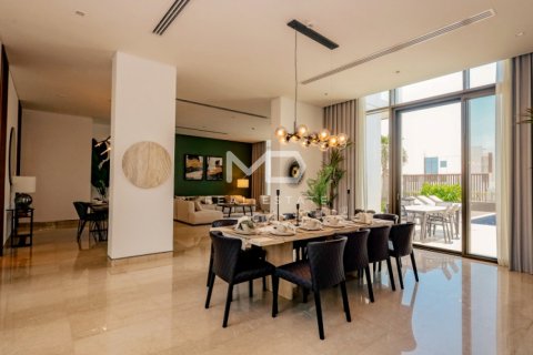 Vilë në Abu Dhabi, Emiratet e Bashkuara Arabe 5 dhoma gjumi, 1199.9 m2. № 551931 - Foto 18