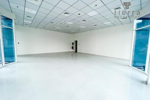 Obchod v Dubai Sports City, SAE 232.3 m² Č.: 569272 - fotografie 4
