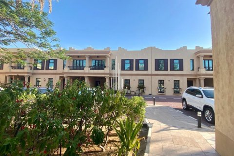 Vila di Al Salam Street, Abu Dhabi, UEA 4 kamar tidur, 255.5 m2 nomor 591790 - foto 1