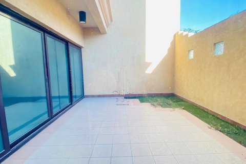 Vila di Al Salam Street, Abu Dhabi, UEA 4 kamar tidur, 255.5 m2 nomor 591790 - foto 23