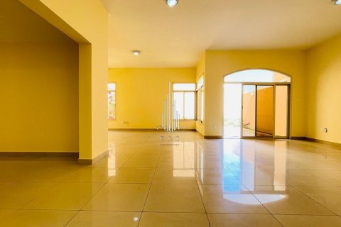 Vila v Muroor Area, Abu Dhabi, SAE 5 ložnice, 464.5 m² Č.: 591791 - fotografie 4