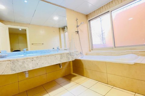 Vila v Muroor Area, Abu Dhabi, SAE 5 ložnice, 464.5 m² Č.: 591791 - fotografie 27