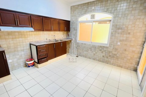 Vila v Muroor Area, Abu Dhabi, SAE 5 ložnice, 464.5 m² Č.: 591791 - fotografie 22