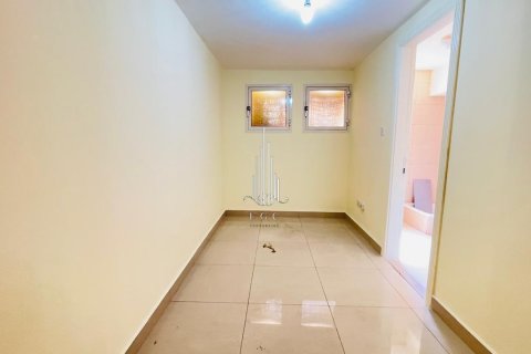 Vila v Muroor Area, Abu Dhabi, SAE 5 ložnice, 464.5 m² Č.: 591791 - fotografie 18