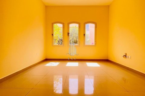 Vila v Muroor Area, Abu Dhabi, SAE 5 ložnice, 464.5 m² Č.: 591791 - fotografie 6