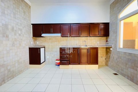 Vila v Muroor Area, Abu Dhabi, SAE 5 ložnice, 464.5 m² Č.: 591791 - fotografie 23