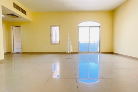Vila v Muroor Area, Abu Dhabi, SAE 5 ložnice, 464.5 m² Č.: 591791 - fotografie 12