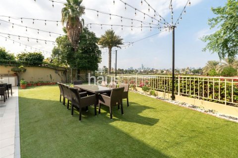 Villa in Meadows, Dubai, UAE 6 bedrooms, 457 sq.m. № 625814 - photo 23