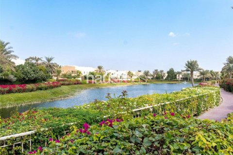 Villa in Meadows, Dubai, UAE 6 bedrooms, 457 sq.m. № 625814 - photo 21