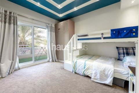 Villa in Meadows, Dubai, UAE 6 bedrooms, 457 sq.m. № 625814 - photo 17