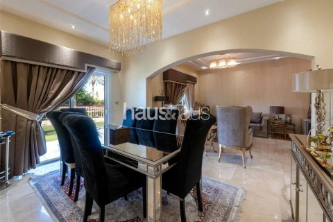 Villa in Meadows, Dubai, UAE 6 bedrooms, 457 sq.m. № 625814 - photo 9