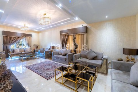 Villa in Meadows, Dubai, UAE 6 bedrooms, 457 sq.m. № 625814 - photo 7