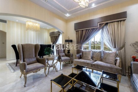 Villa in Meadows, Dubai, UAE 6 bedrooms, 457 sq.m. № 625814 - photo 30