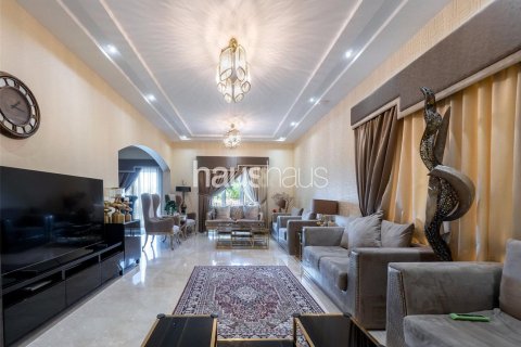 Villa in Meadows, Dubai, UAE 6 bedrooms, 457 sq.m. № 625814 - photo 28