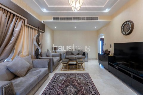 Villa in Meadows, Dubai, UAE 6 bedrooms, 457 sq.m. № 625814 - photo 29