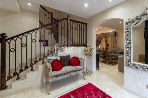 Villa in Meadows, Dubai, UAE 6 bedrooms, 457 sq.m. № 625814 - photo 27