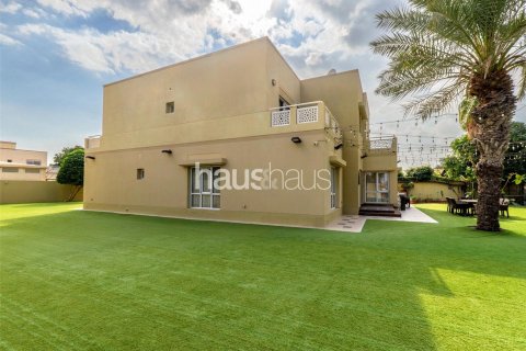 Villa in Meadows, Dubai, UAE 6 bedrooms, 457 sq.m. № 625814 - photo 13