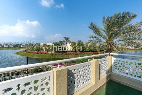 Villa in Meadows, Dubai, UAE 6 bedrooms, 457 sq.m. № 625814 - photo 2