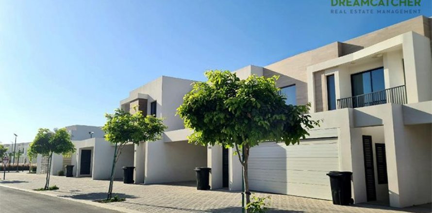 Villa in Mina Al Arab, Ras Al Khaimah, UAE 2 bedrooms, 237.8 sq.m. № 588598