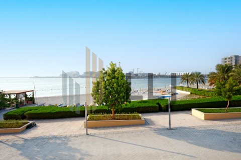 Al Raha Beach、Abu Dhabi、UAE にあるタウンハウス販売中 3ベッドルーム、195 m2、No624075 - 写真 1