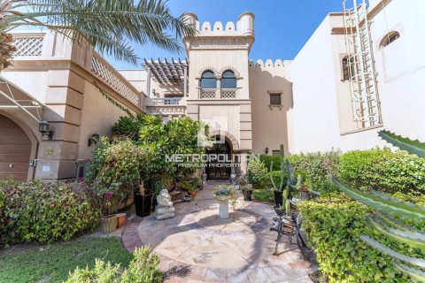 Vilë në Palm Jumeirah, Dubai, Emiratet e Bashkuara Arabe 3 dhoma gjumi, 423 m2. № 591946 - Foto 2