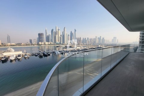Apartment in Dubai Harbour, Dubai, UAE 2 bedrooms, 111 sq.m. № 593838 - photo 1