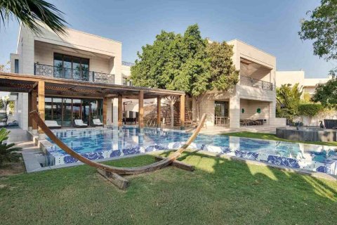 EMIRATES HILLS - SECTOR V Emirates Hills, Dubai, Arabiemiraatit № 109553