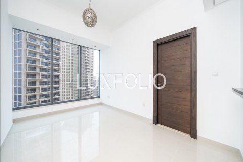 Apartment in Dubai Marina, Dubai, UAE 1 bedroom, 57 sq.m. № 627880 - photo 1