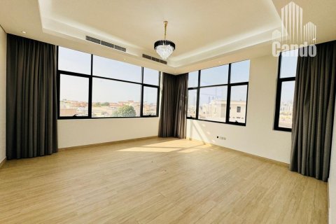 Vilë në Al Quoz, Dubai, Emiratet e Bashkuara Arabe 5 dhoma gjumi, 997.7 m2. № 577087 - Foto 4