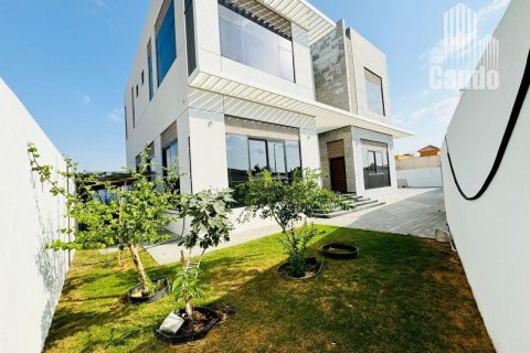 Vilë në Al Quoz, Dubai, Emiratet e Bashkuara Arabe 5 dhoma gjumi, 997.7 m2. № 577087 - Foto 18
