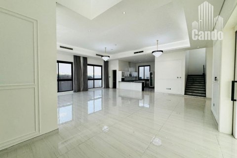 Vilë në Al Quoz, Dubai, Emiratet e Bashkuara Arabe 5 dhoma gjumi, 997.7 m2. № 577087 - Foto 1