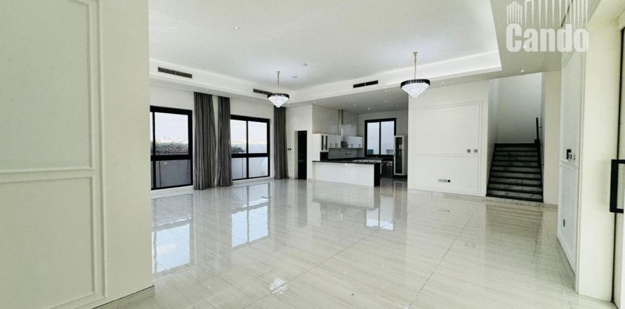 Vilë në Al Quoz, Dubai, Emiratet e Bashkuara Arabe 5 dhoma gjumi, 997.7 m2. № 577087