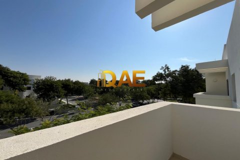 Apartamento para arrendamento em The Gardens, Dubai, EAU 2 quartos, 94 m2 № 569903 - foto 18