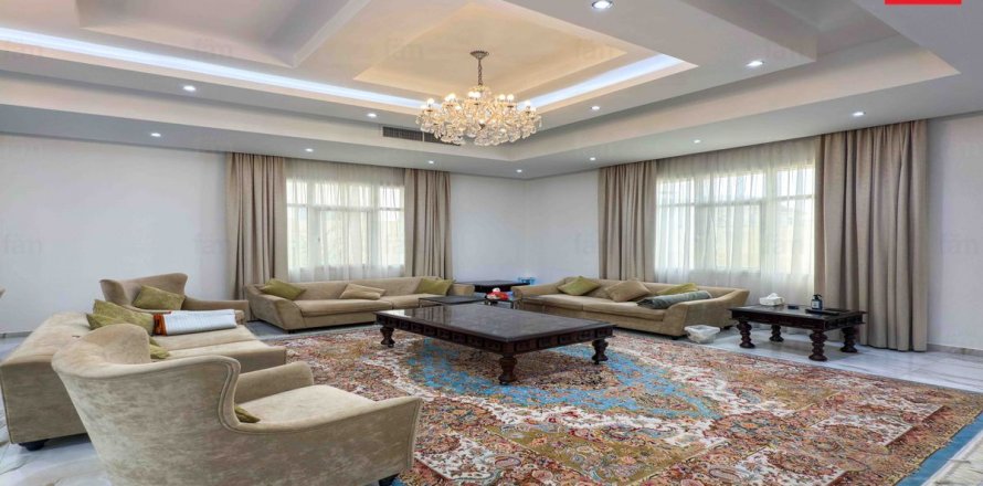 Vilë në Dubai, Emiratet e Bashkuara Arabe 3 dhoma gjumi, 464.5 m2. № 621434