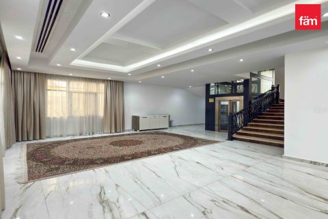 Vilë në Dubai, Emiratet e Bashkuara Arabe 3 dhoma gjumi, 464.5 m2. № 621434 - Foto 2