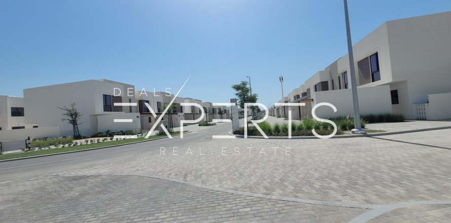 Townhouse on the Yas Island, Abu Dhabi, UAE 2 bedrooms, 123.9 sq.m. № 576937