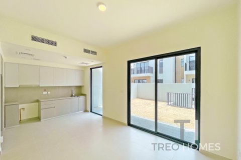 Townhouse in Dubai South (Dubai World Central), UAE 3 bedrooms, 181 sq.m. № 590294 - photo 2