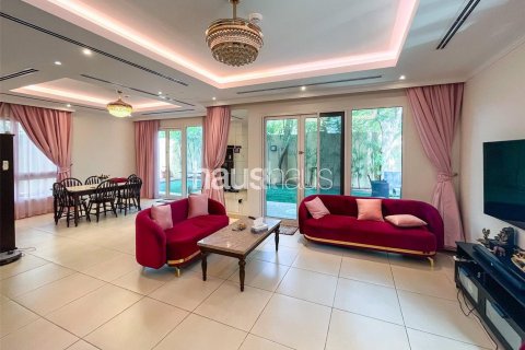 Al Barsha, Dubai, संयुक्त अरब अमीरात में विला, 3 बेडरूम, 286 वर्ग मीटर, संख्या 625928 - फ़ोटो 4