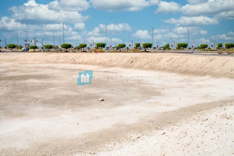 Land in Khalifa City, Abu Dhabi, UAE 3904 sq.m. № 594946 - photo 1
