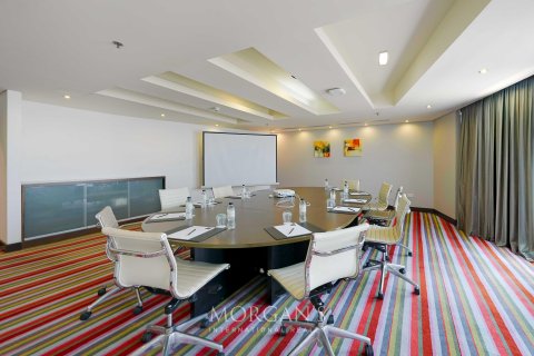 Zyrë në Business Bay, Dubai, Emiratet e Bashkuara Arabe 181.3 m2. № 597515 - Foto 1