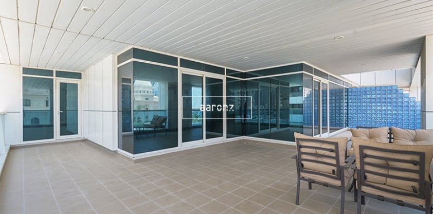 Apartment in Dubai Marina, UAE 2 bedrooms, 176.4 sq.m. № 624243