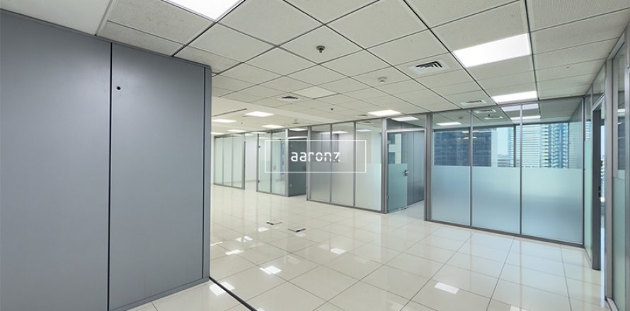 Zyrë në Jumeirah Lake Towers, Dubai, Emiratet e Bashkuara Arabe 177.5 m2. № 624309