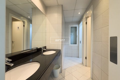 Zyrë në Jumeirah Lake Towers, Dubai, Emiratet e Bashkuara Arabe 177.5 m2. № 624309 - Foto 11