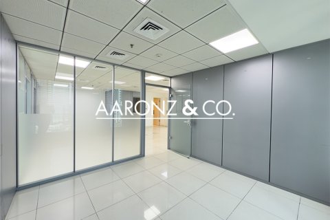 Kancelář v Jumeirah Lake Towers, Dubai, SAE 177.5 m² Č.: 624309 - fotografie 8